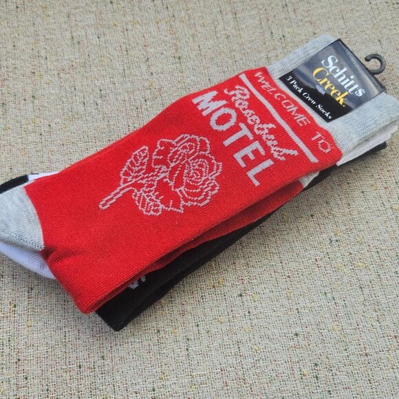 set of 3 Socks Schitts Creek Men Crew Sock Red/Black/White Socks New - Picture 8 of 10
